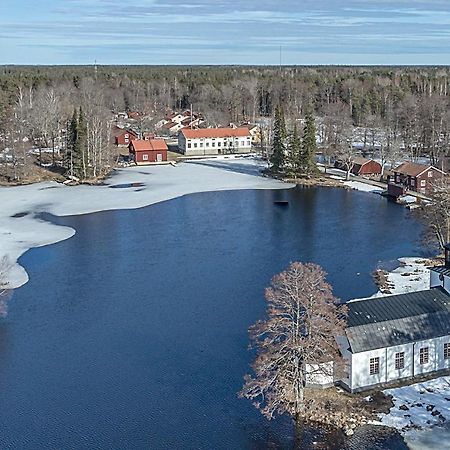Bed and Breakfast Lugnet I Oslaettfors Евле Экстерьер фото